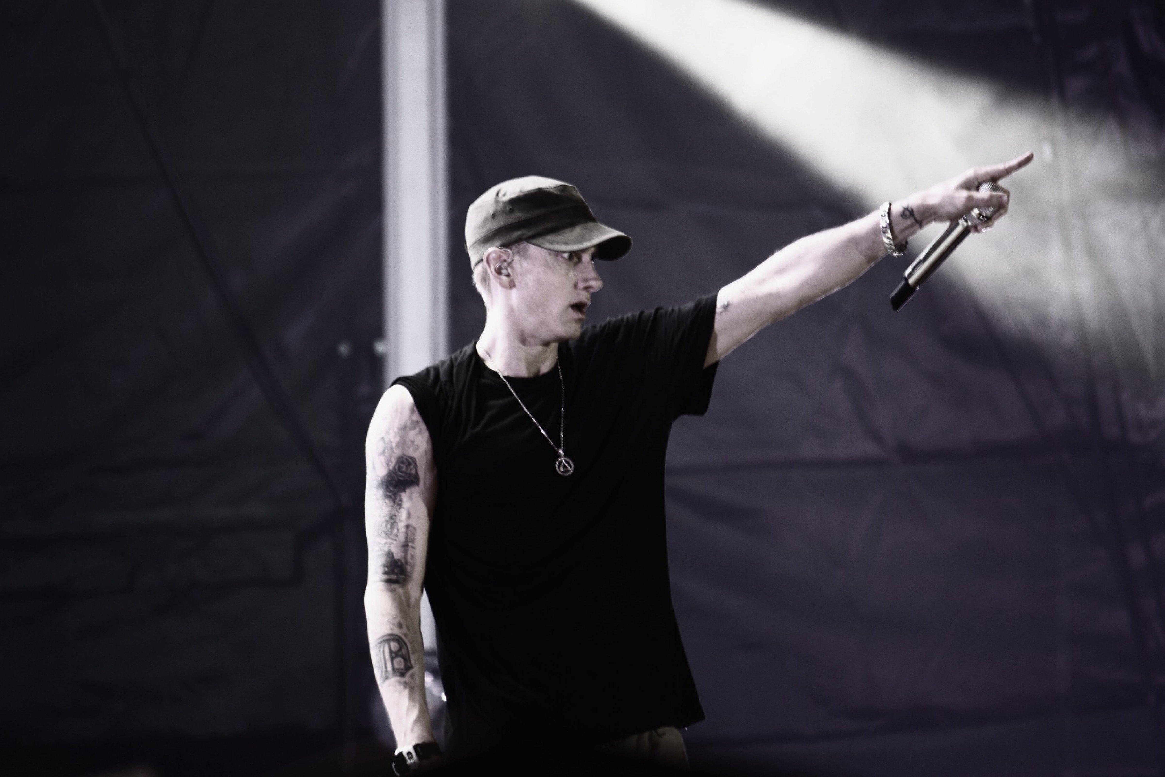 Эминем самая популярная. Eminem. Eminem фото. Eminem 2022. Эминем 2016.