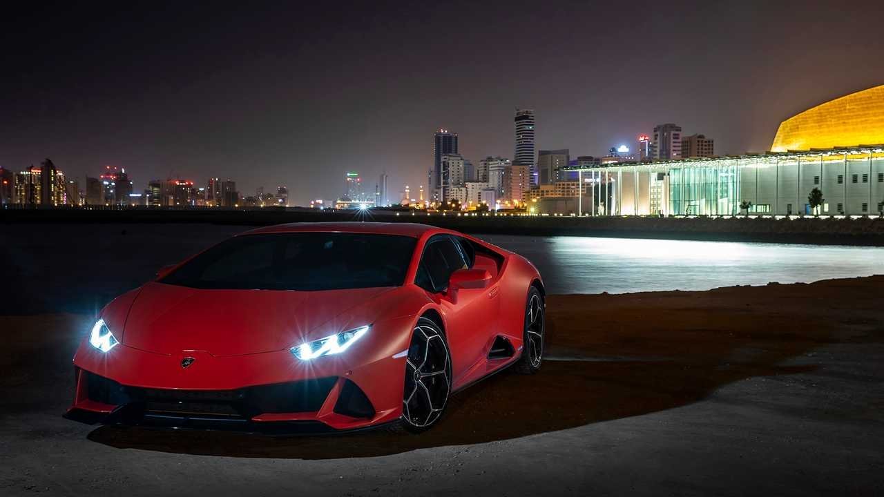 Ламборджини Huracan ночью