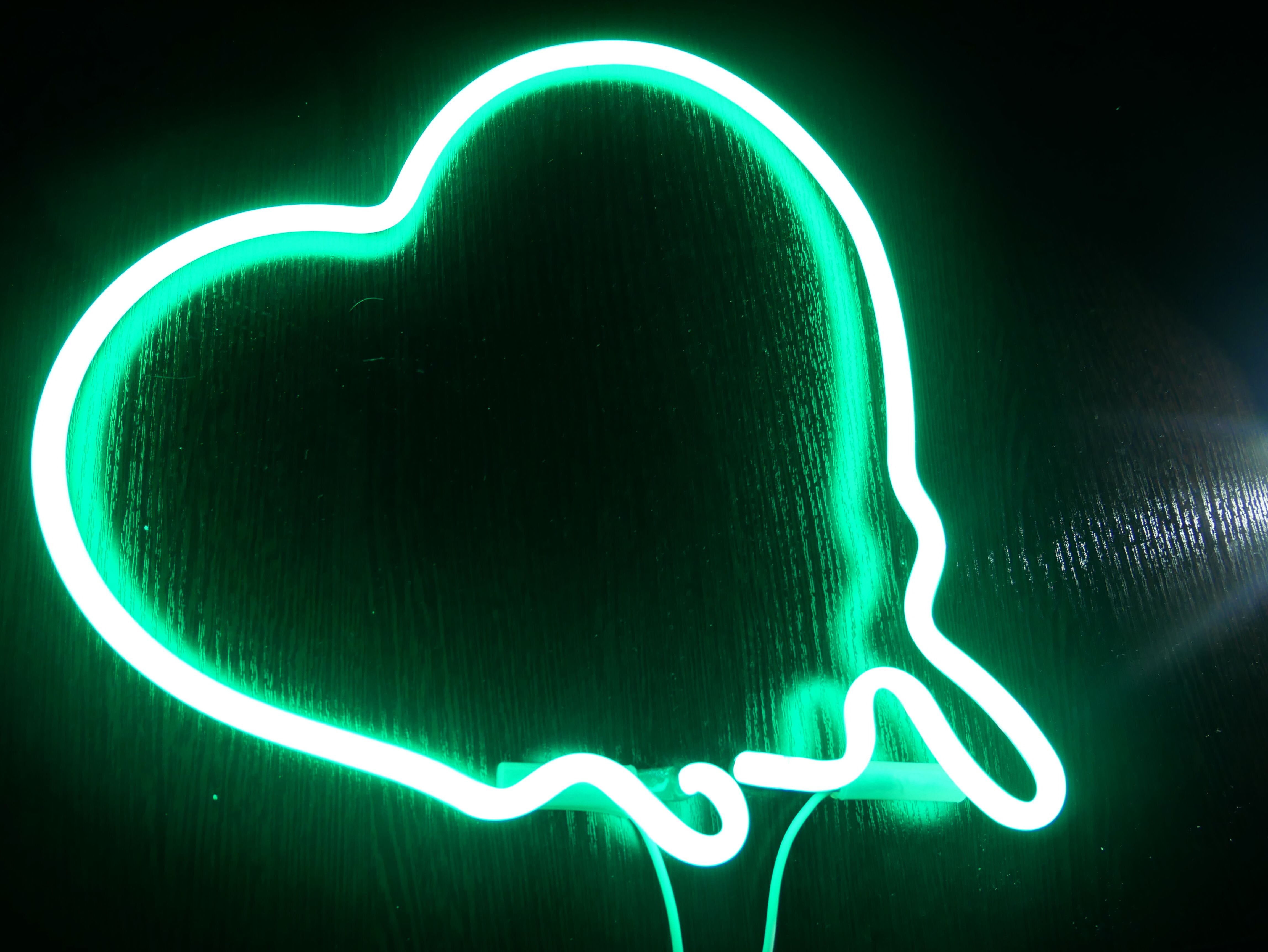 Зеленое неоновое сердце