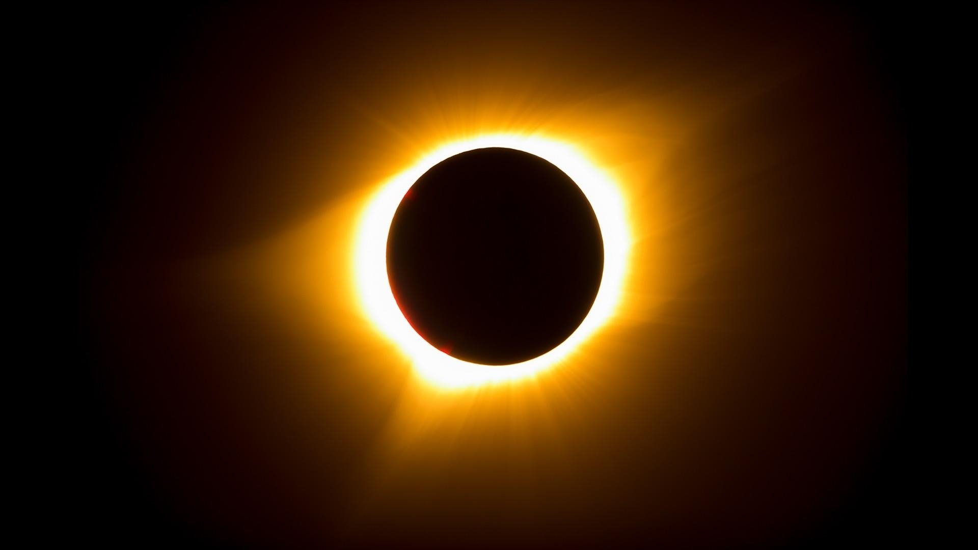 Как прошло солнечное затмение. Солнечное затмение 25 октября. Кольцеобразное солнечное затмение. Eclipse Solar затмение. Полное солнечное затмение 4 декабря 2021.