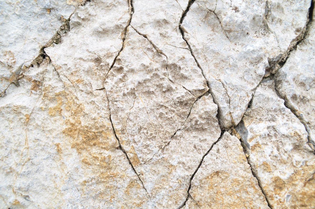 Каменные трещины