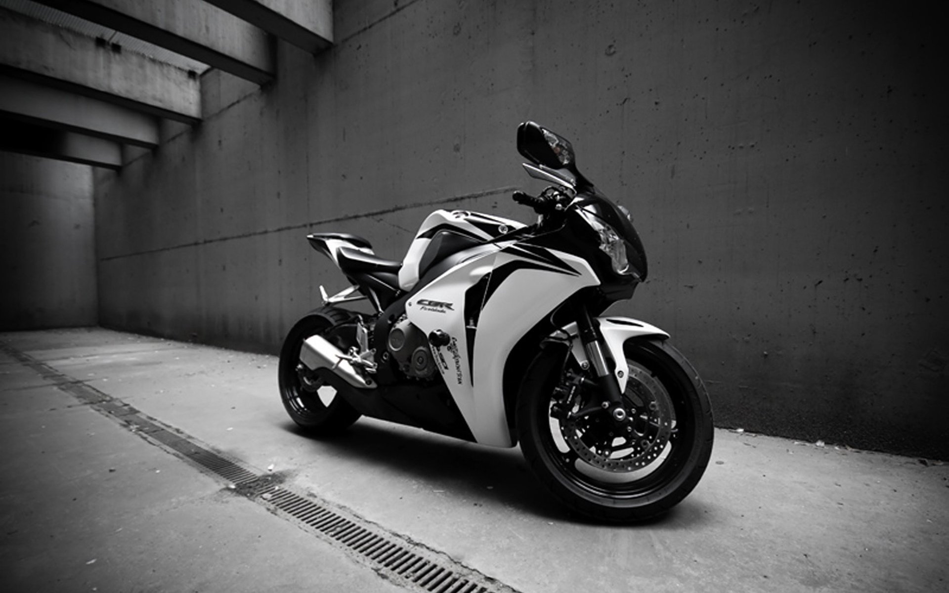 мотоциклы черно белые фото