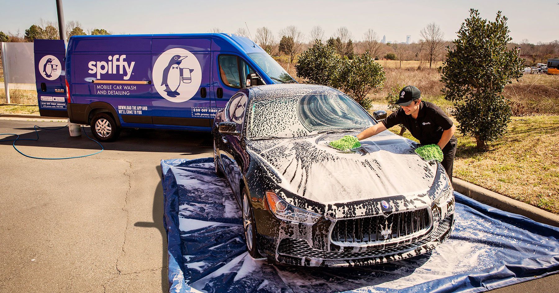 Mobile car. Мобильный car Wash. Выездная автомойка реклама. Mobile машины. Выездная мойка автомобилей детейлинг машина.