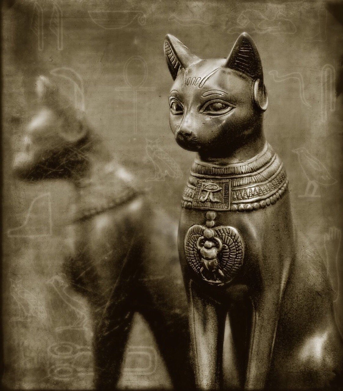 Богиня кошка в египте. Бастет богиня Египта. Богиня кошек Бастет. Бастет в древнем Египте. Богиня Бастет в древнем Египте.