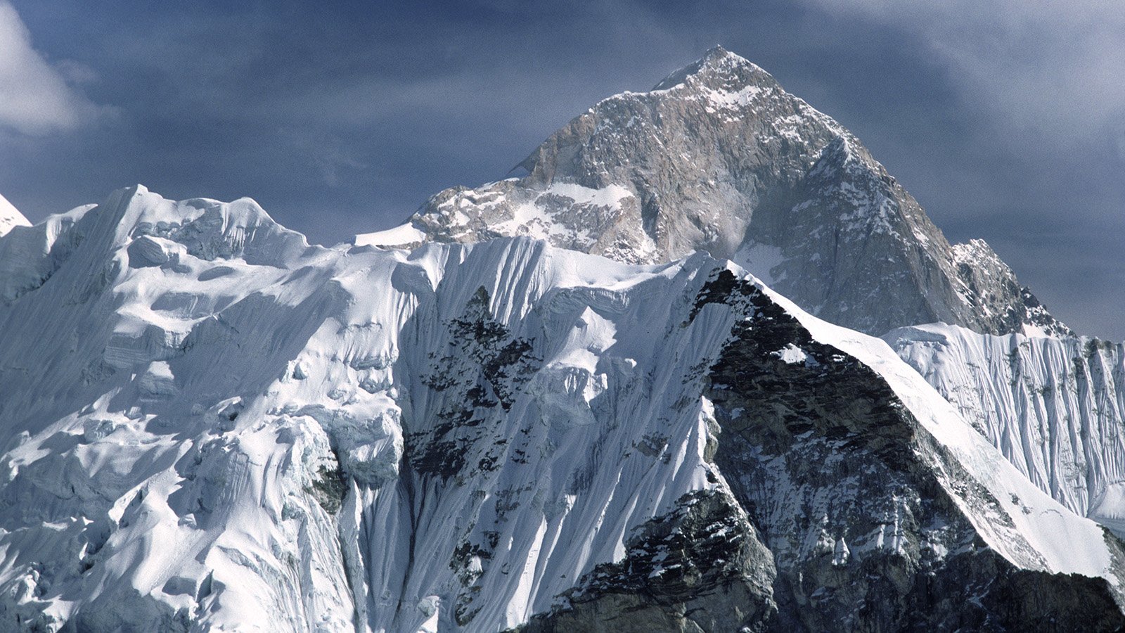 Какие горы самые высокие в мире. Гора Джомолунгма. Высота горы Джомолунгма. Джомолунгма (Гималаи) - 8848. Эверест высота.