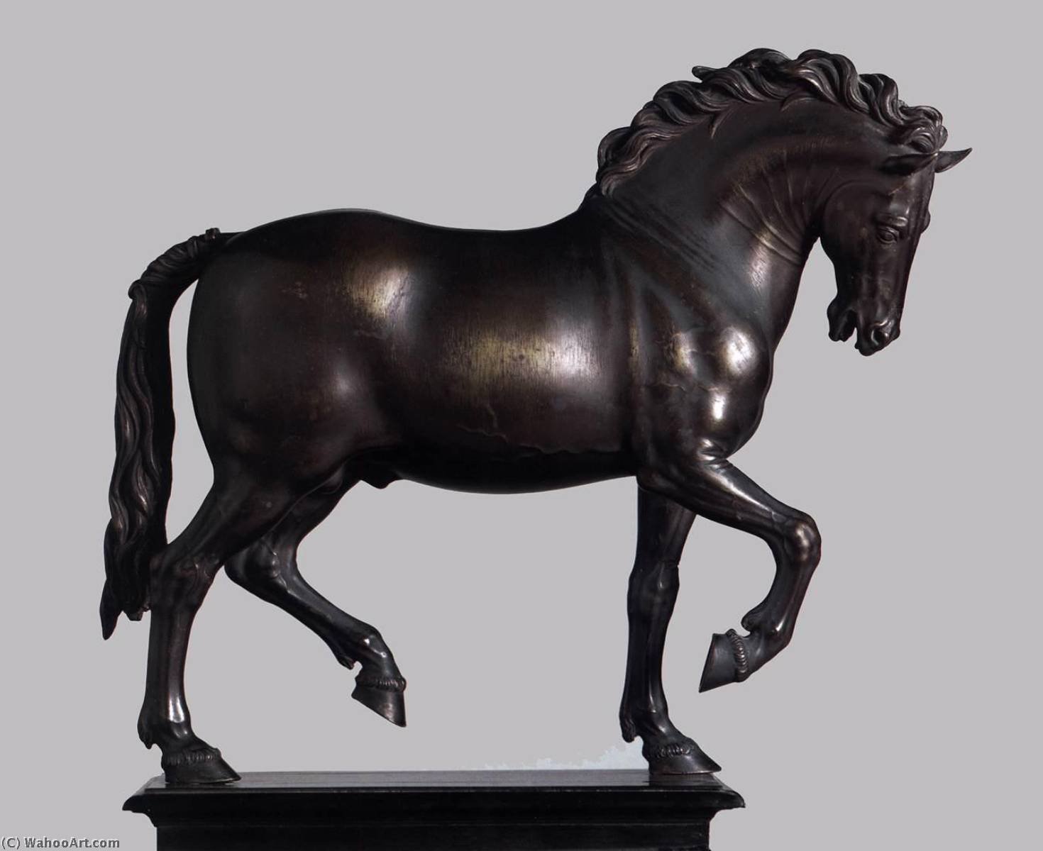 Лошадь шагает. Скульптура коня. Конь фигура. Конь метал скульптура. Шагающая лошадь.