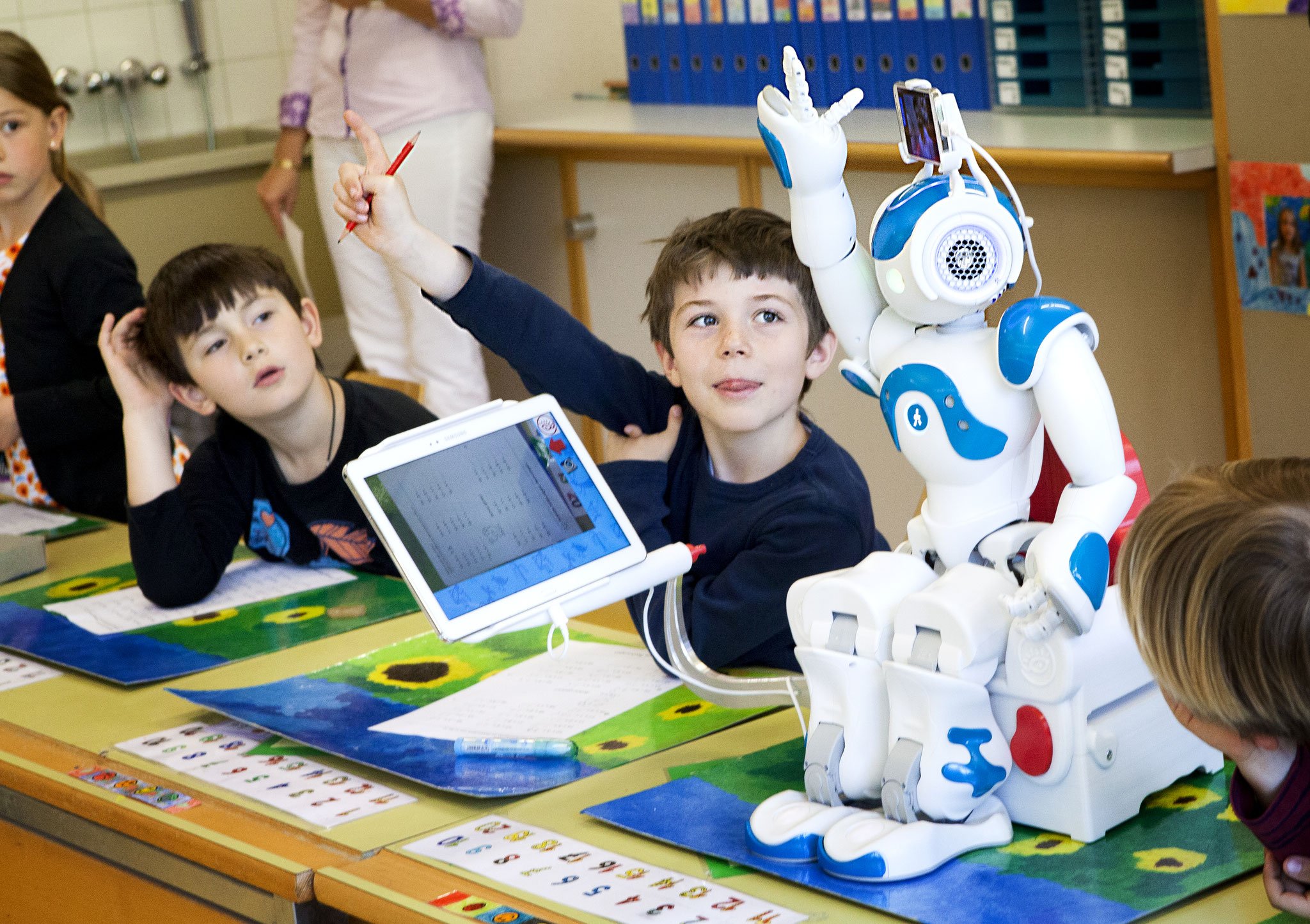 Технологии искусственного интеллекта и робототехники. Робототехника для детей. Роботы для детей. Робототехника в образовании. Робототехника в современном образовании.