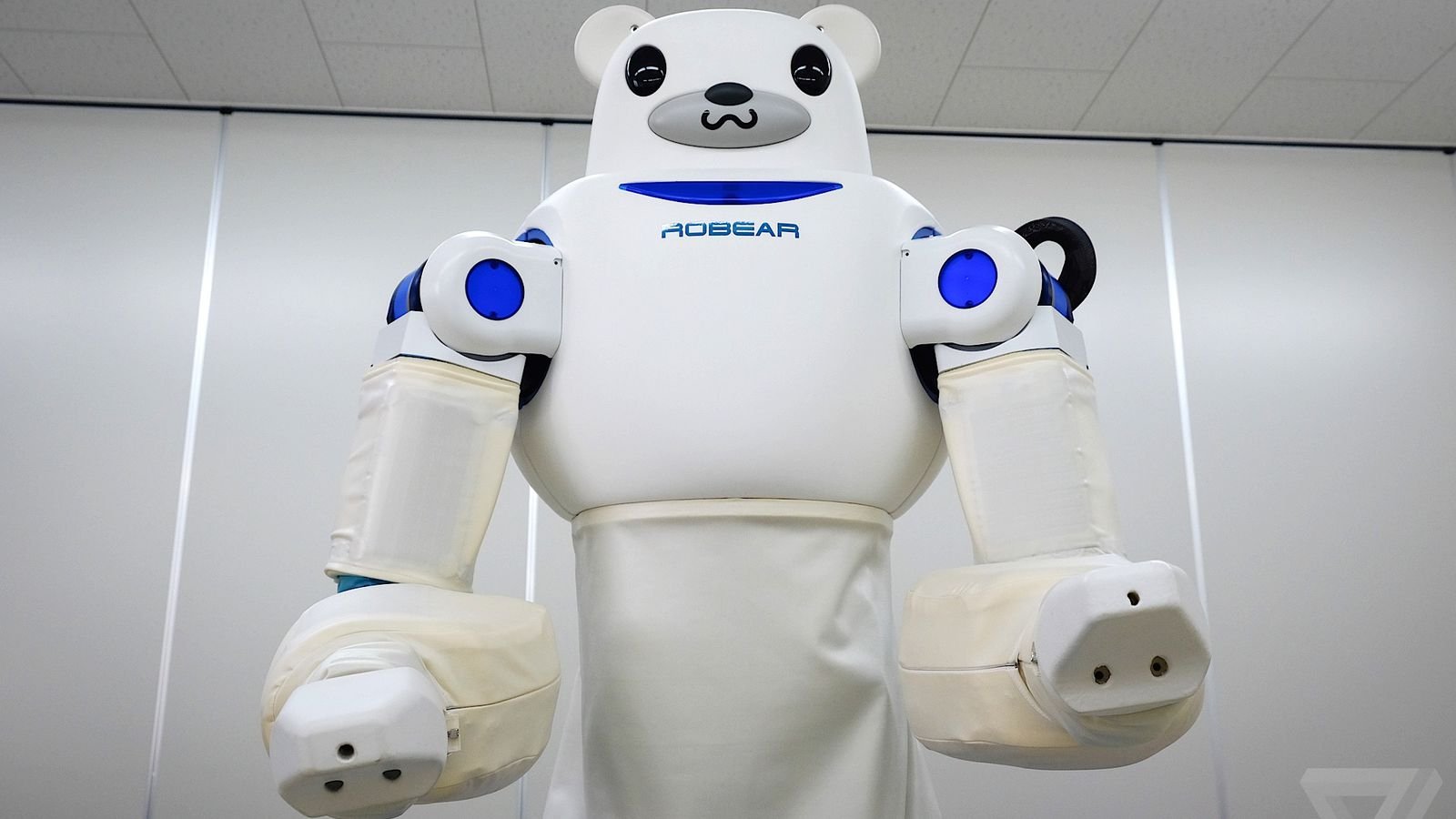 Включи робот мишка. Робот Robear. Robear робот-медведь. Робот санитар Bear. Робот - медсестра Robear..