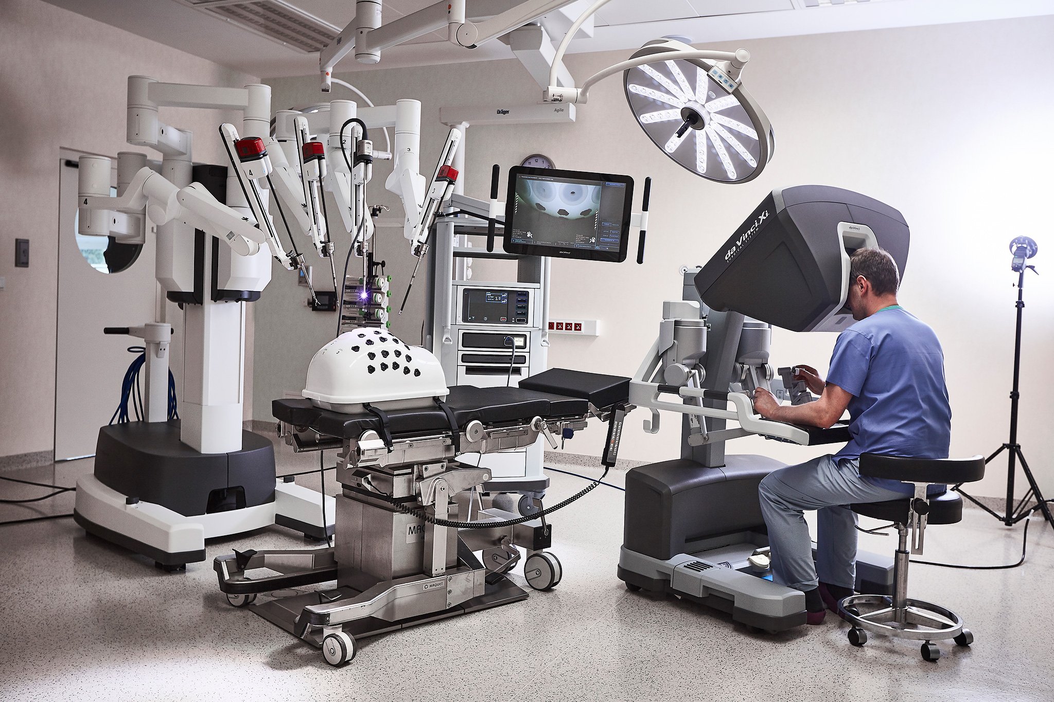 Автономные лечебные учреждения. Робот DAVINCI. Da Vinci робот-хирург. Хирургический робот DAVINCI. Робот-ассистированная хирургическая система «da Vinci».