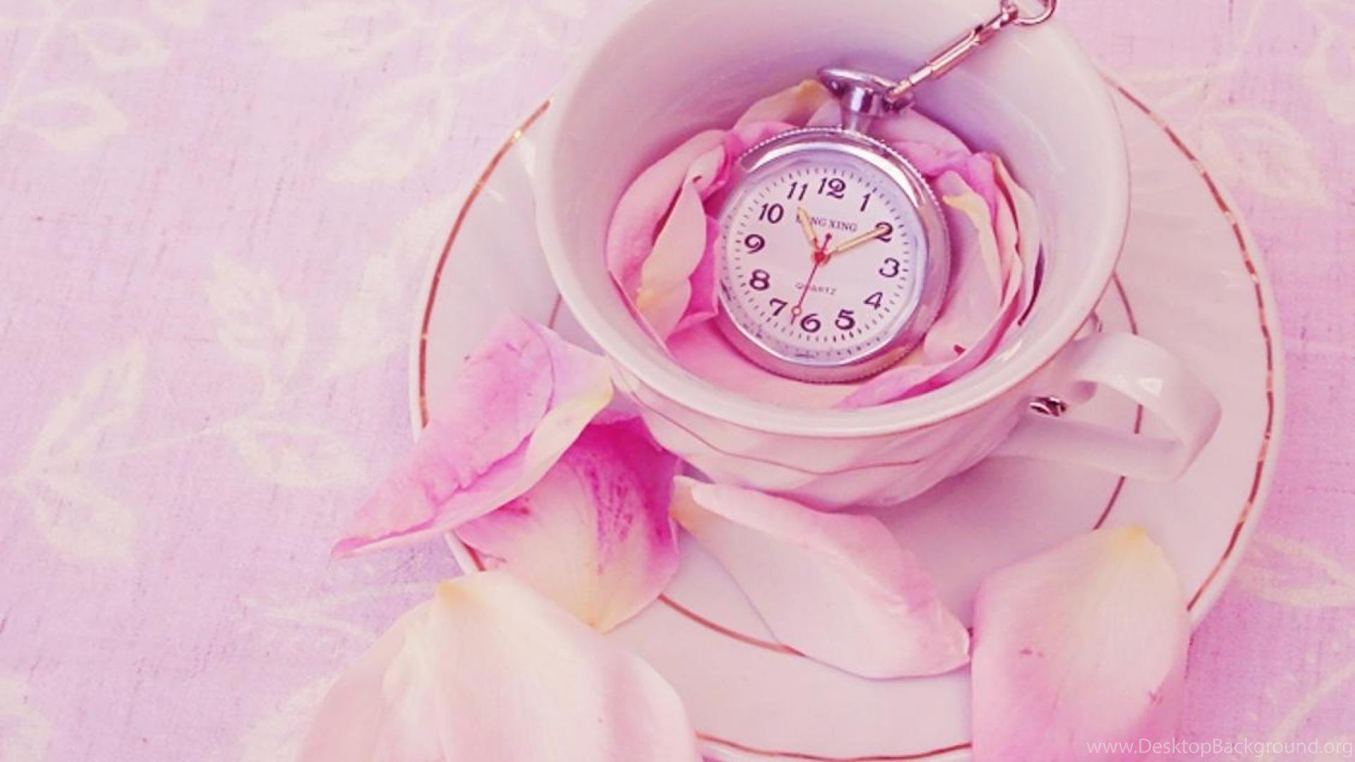 Нежно 1 час. Розовые часы. Часы на розовом фоне. Нежно розовые часы. Часы "цветок".